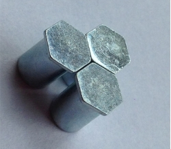 红桃国际冷镦盲孔压铆螺柱